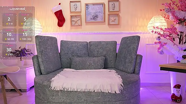 Snapshot of LoonaNyx chatting on December 2025 11:31:01 AM LoonaNyx online show from December 2025 11:31:01 AM