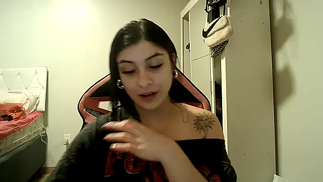 Becca B online show from October 2025 06:40:01 PM