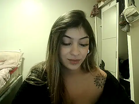 Snapshot of Becca_B chatting on May 2026 08:42:02 PM Becca B online show from May 2026 08:42:02 PM