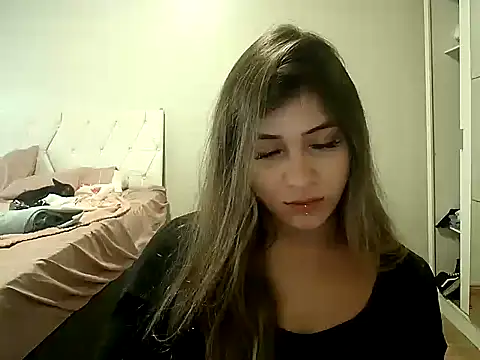 Snapshot of Becca_B chatting on April 2026 08:31:02 PM Becca B online show from April 2026 08:31:02 PM