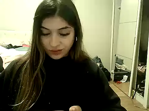 Snapshot of Becca_B chatting on May 2026 09:23:02 PM Becca B online show from May 2026 09:23:02 PM