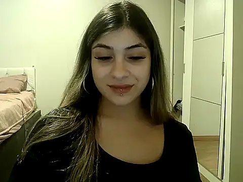 Snapshot of Becca_B chatting on April 2026 10:00:01 PM Becca B online show from April 2026 10:00:01 PM