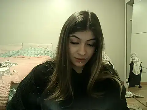 Snapshot of Becca_B chatting on May 2026 08:53:02 PM Becca B online show from May 2026 08:53:02 PM