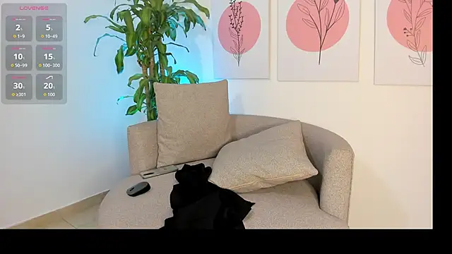 nefer ahsgarr online show from December 2025 11:30:01 PM