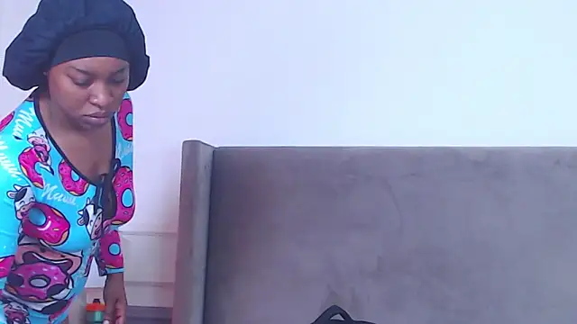 NatashaSilver online show from November 2025 01:37:02 PM