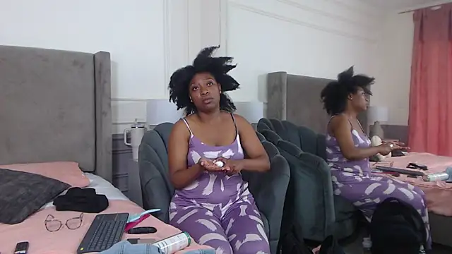 NatashaSilver online show from October 2025 01:01:01 PM