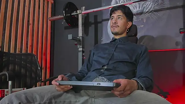 Snapshot of DimitriDeluxe chatting on November 2025 07:51:01 PM DimitriDeluxe online show from November 2025 07:51:01 PM