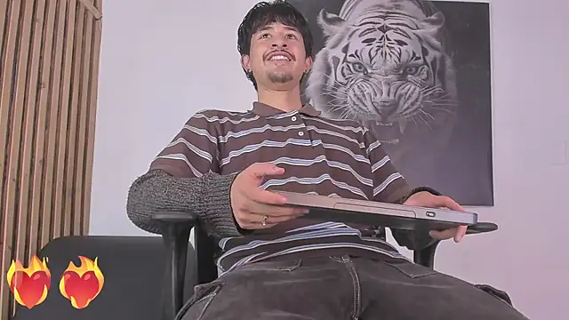 Snapshot of DimitriDeluxe chatting on October 2025 08:11:02 PM DimitriDeluxe online show from October 2025 08:11:02 PM