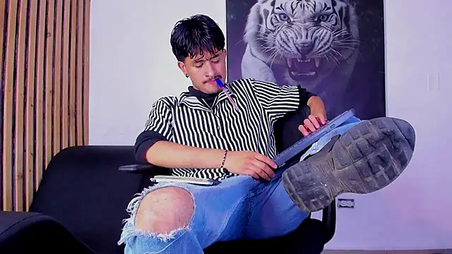 Snapshot of DimitriDeluxe chatting on September 2025 07:17:02 PM DimitriDeluxe online show from September 2025 07:17:02 PM