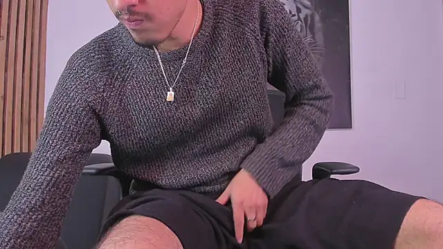 Snapshot of DimitriDeluxe chatting on October 2025 07:36:01 PM DimitriDeluxe online show from October 2025 07:36:01 PM