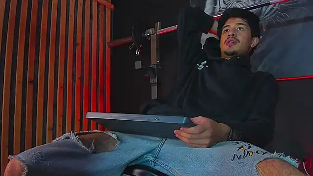 Snapshot of DimitriDeluxe chatting on November 2025 07:58:01 PM DimitriDeluxe online show from November 2025 07:58:01 PM