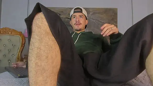 Snapshot of DimitriDeluxe chatting on October 2025 12:35:03 PM DimitriDeluxe online show from October 2025 12:35:03 PM