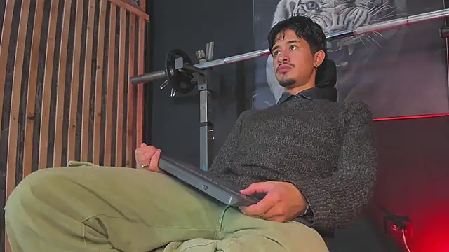 Snapshot of DimitriDeluxe chatting on November 2025 07:47:02 PM DimitriDeluxe online show from November 2025 07:47:02 PM