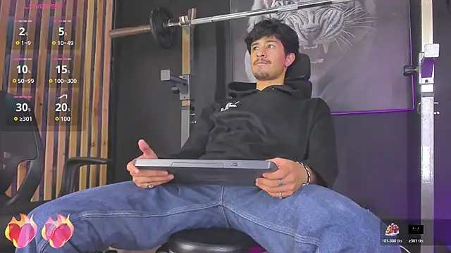 Snapshot of DimitriDeluxe chatting on October 2025 08:07:01 PM DimitriDeluxe online show from October 2025 08:07:01 PM