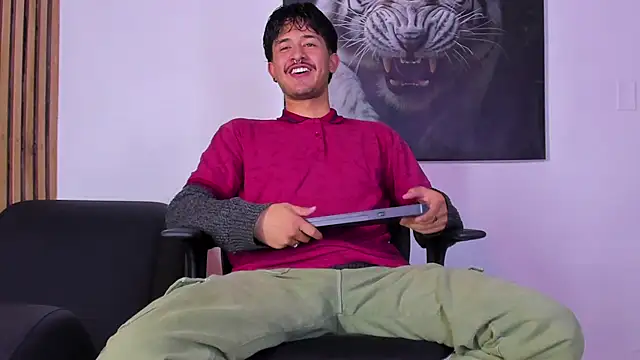 Snapshot of DimitriDeluxe chatting on September 2025 07:48:01 PM DimitriDeluxe online show from September 2025 07:48:01 PM