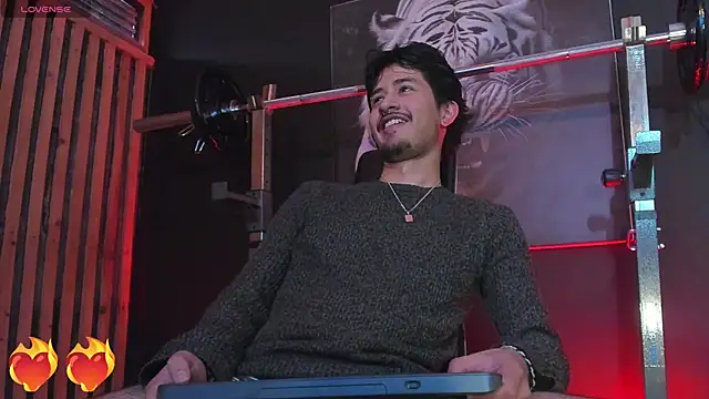 Snapshot of DimitriDeluxe chatting on October 2025 08:41:02 PM DimitriDeluxe online show from October 2025 08:41:02 PM