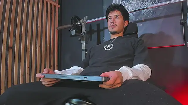 Snapshot of DimitriDeluxe chatting on November 2025 07:47:02 PM DimitriDeluxe online show from November 2025 07:47:02 PM