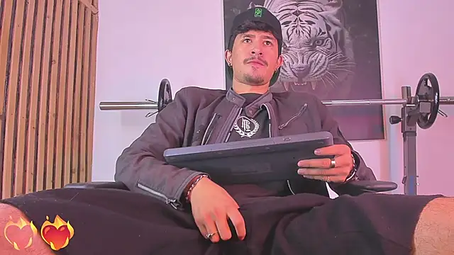 Snapshot of DimitriDeluxe chatting on October 2025 07:24:02 PM DimitriDeluxe online show from October 2025 07:24:02 PM