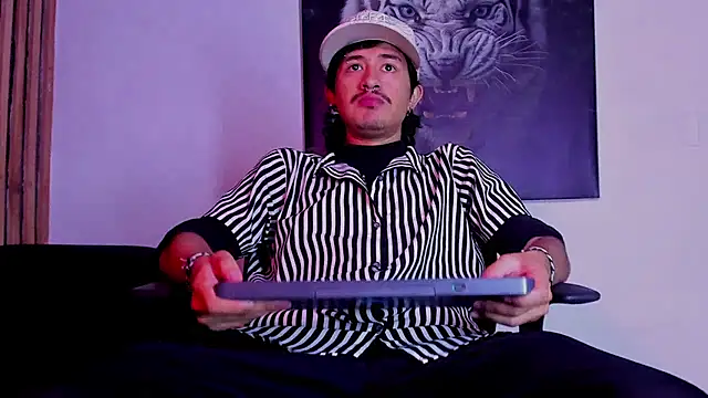 Snapshot of DimitriDeluxe chatting on September 2025 07:02:02 PM DimitriDeluxe online show from September 2025 07:02:02 PM