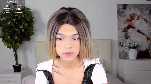 MadonnaRossi online show from April 2026 10:06:02 PM