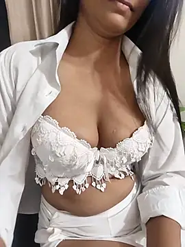 Snapshot of Shalu_G chatting on June 2026 05:35:01 AM Shalu G online show from June 2026 05:35:01 AM