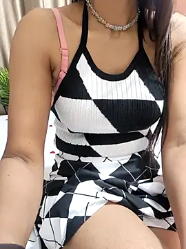 Shalu G online show from February 2026 03:43:01 PM