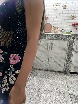 Shalu G online show from May 2026 01:44:01 PM