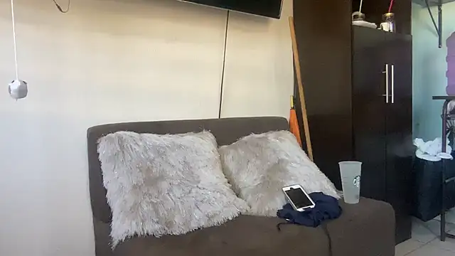 Alexitho25 online show from October 2025 07:48:02 PM