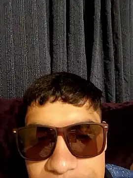 juanfritaa21 online show from December 2025 05:20:02 AM