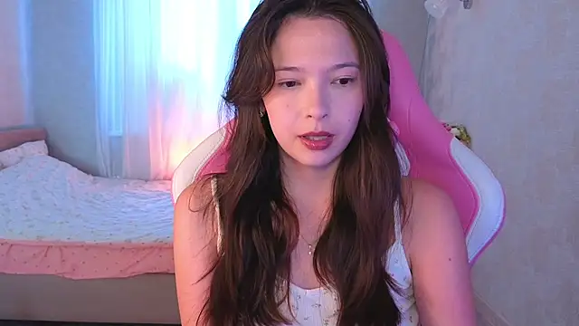 Snapshot of yuna_sunshy chatting on June 2026 01:21:01 AM yuna sunshy online show from June 2026 01:21:01 AM