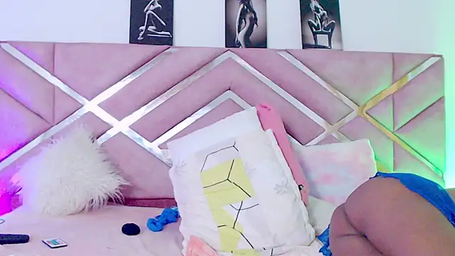 sofia 07 online show from November 2025 06:41:01 PM