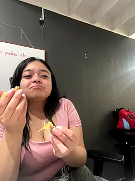 Emily Rivers  online show from November 2025 01:44:02 PM