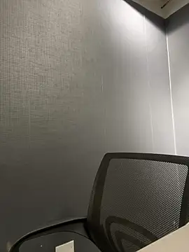 Emily Rivers  online show from November 2025 01:03:01 PM