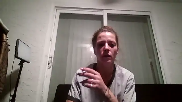 Snapshot of LaylaRainVIP chatting on September 2025 05:02:02 AM LaylaRainVIP online show from September 2025 05:02:02 AM