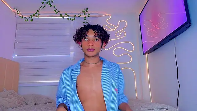 Aaron Wiinter online show from October 2025 08:41:02 PM