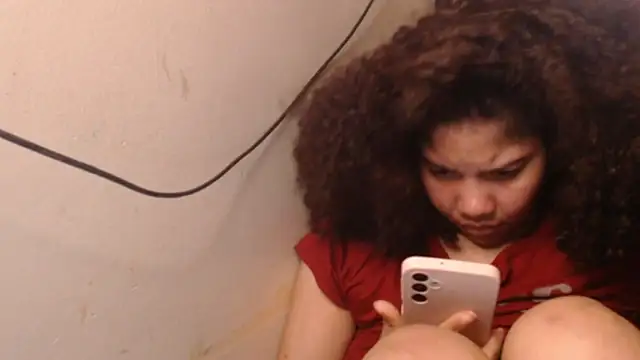 madelene online show from November 2025 02:23:02 AM