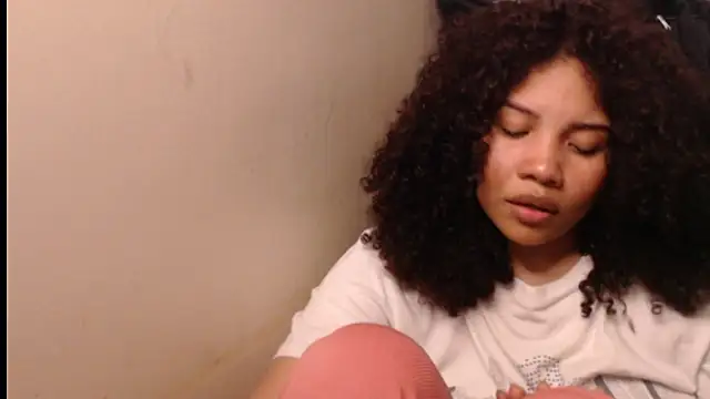 madelene online show from December 2025 03:13:02 AM