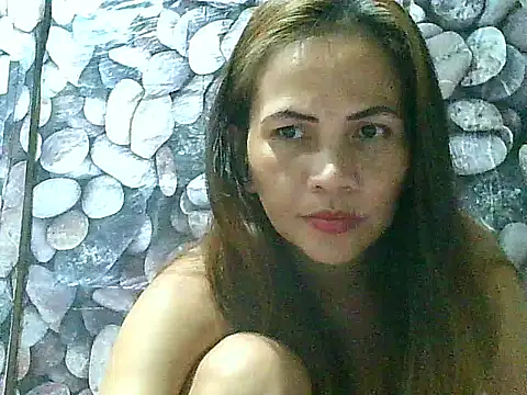 Snapshot of Urwildestangelfire_19 chatting on May 2026 01:37:02 PM Urwildestangelfire 19 online show from May 2026 01:37:02 PM