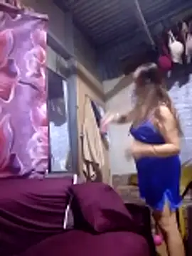 Snapshot of SexyHottMom chatting on November 2025 11:37:01 AM SexyHottMom online show from November 2025 11:37:01 AM