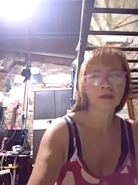 Snapshot of SexyHottMom chatting on November 2025 11:43:02 AM SexyHottMom online show from November 2025 11:43:02 AM