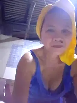 Snapshot of SexyHottMom chatting on October 2025 11:20:01 AM SexyHottMom online show from October 2025 11:20:01 AM