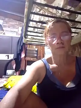 Snapshot of SexyHottMom chatting on December 2025 06:19:02 AM SexyHottMom online show from December 2025 06:19:02 AM