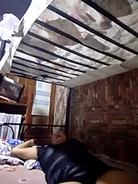 Snapshot of SexyHottMom chatting on October 2025 11:31:02 AM SexyHottMom online show from October 2025 11:31:02 AM