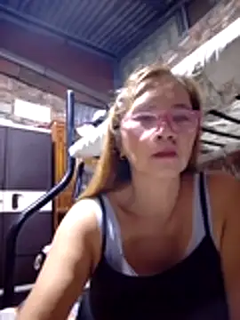 Snapshot of SexyHottMom chatting on November 2025 12:20:01 PM SexyHottMom online show from November 2025 12:20:01 PM