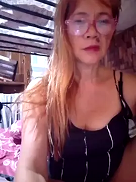 Snapshot of SexyHottMom chatting on November 2025 11:49:01 PM SexyHottMom online show from November 2025 11:49:01 PM