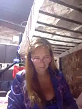 Snapshot of SexyHottMom chatting on November 2025 01:37:02 PM SexyHottMom online show from November 2025 01:37:02 PM