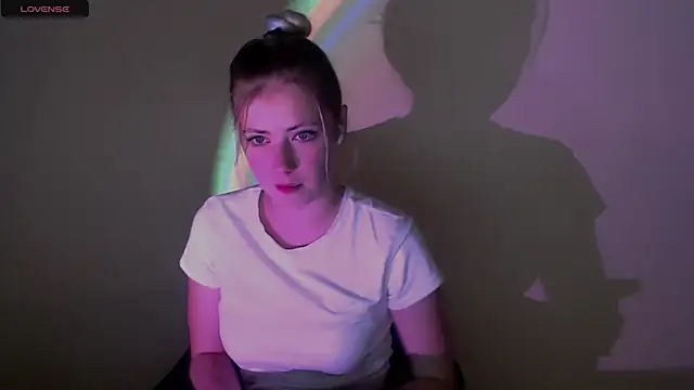 Snapshot of AliceHotty_ chatting on September 2025 06:42:01 AM AliceHotty online show from September 2025 06:42:01 AM