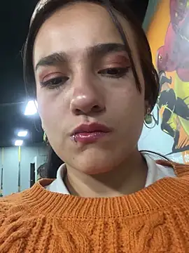 Snapshot of MiaRousexxx_ chatting on January 2026 04:38:01 AM MiaRousexxx online show from January 2026 04:38:01 AM