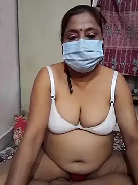 Snapshot of mature_mimi chatting on November 2025 05:50:01 PM mature mimi online show from November 2025 05:50:01 PM