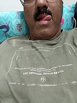 moonflower25 online show from February 2026 05:54:02 PM